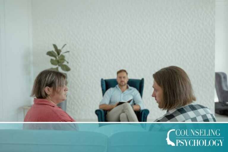 A therapist sits and listens to a family talk through some problems.